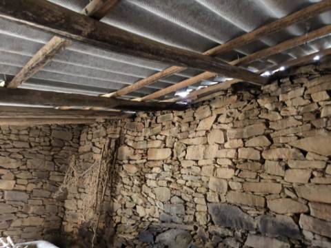 PROPRIEDADE COMPOSTA POR DUAS RUÍNAS - ÁREA TOTAL DE 249 M2 - VISTA MAR EM VALE DE EBROS - TAVIRA