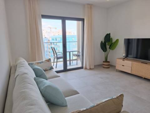 Apartamento T2 no centro de Armação de Pera a um passo da praia!