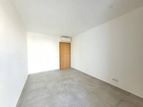 Apartamento T2 no centro de Armação de Pera a um passo da praia!