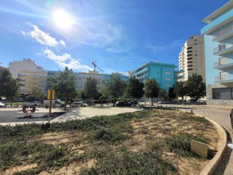 Apartamento T2 no centro de Armação de Pera a um passo da praia!