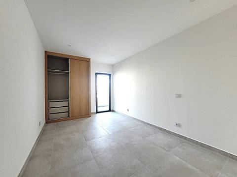 Apartamento T2 no centro de Armação de Pêra