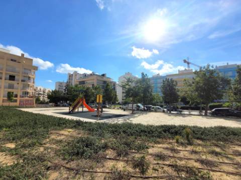 Apartamento T2 no centro de Armação de Pêra