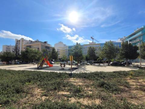 Apartamento T2 no centro de Armação de Pêra