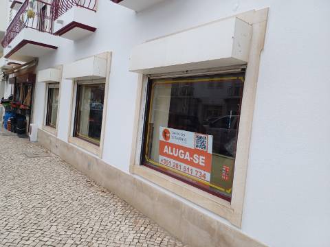 Loja para Arrendamento anual perto do Mercado Municipal de Vila Real de Santo António