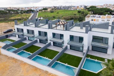 Moradia em Banda T4 no Empreendimento RIA TERRACES, Faro, Algarve