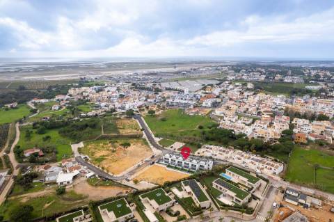 Moradia em Banda T4 no Empreendimento RIA TERRACES, Faro, Algarve