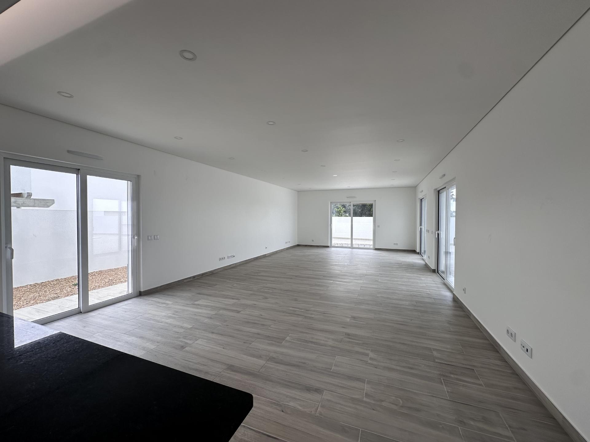 Moradia Isolda com 4 suites Altura