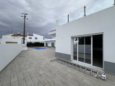 Moradia Isolda com 4 suites Altura