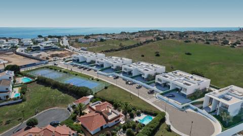 Moradia Isolada V4 com Piscina - O Refúgio de Luxo que Você Merece em Lagos