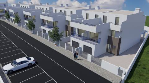 Moradia T3+2 com Piscina a Apenas 500 Metros da Praia da Lota