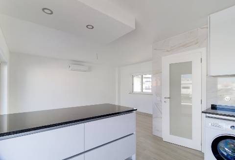 T1+3 Duplex com Garagem e Acesso Direto à Praia - Manta Rota