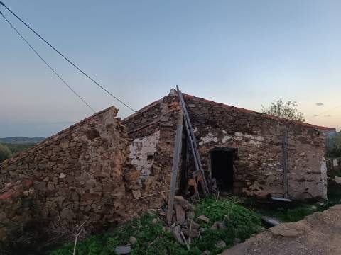 MORADIA T3 - COM SUITE - COM PROJECTO APROVADO - RECONSTRUIR - ALCARIAS GRANDES - CASTRO MARIM - ALGARVE