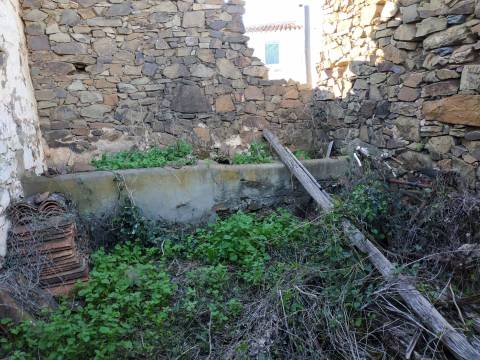 MORADIA T3 - COM SUITE - COM PROJECTO APROVADO - RECONSTRUIR - ALCARIAS GRANDES - CASTRO MARIM - ALGARVE