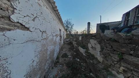 MORADIA T3 - COM SUITE - COM PROJECTO APROVADO - RECONSTRUIR - ALCARIAS GRANDES - CASTRO MARIM - ALGARVE