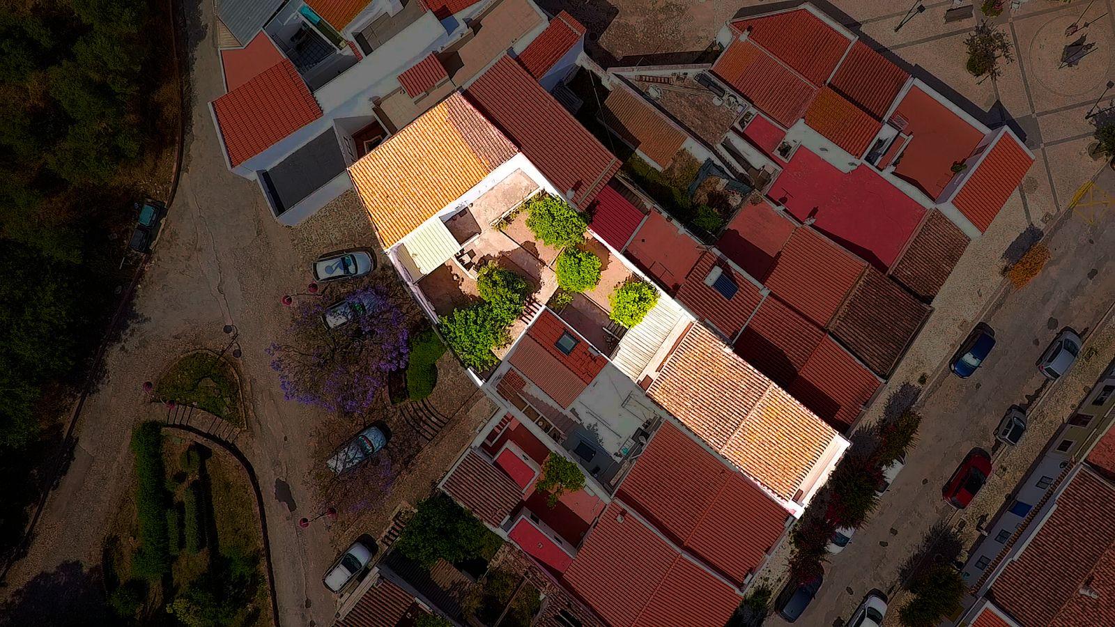 Moradia T3+2 com Jardim, Garagem e Vista Castelo no Centro de Castro Marim - 2 Artigos V
<!DOCTYPE html>
<html lang=