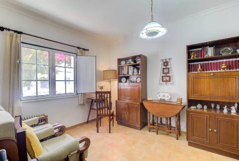 Moradia T3+2 com Jardim, Garagem e Vista Castelo no Centro de Castro Marim - 2 Artigos Vendidos em Conjunto