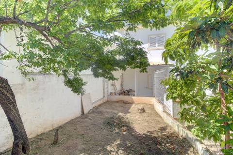 Moradia T3+2 com Jardim, Garagem e Vista Castelo no Centro de Castro Marim - 2 Artigos Vendidos em Conjunto