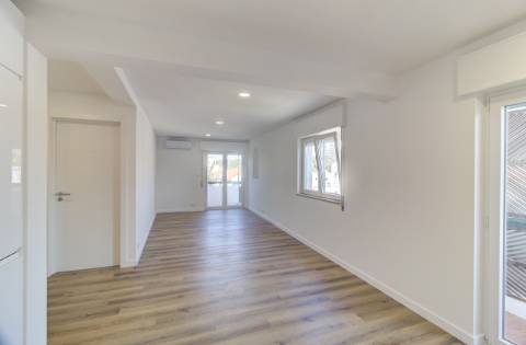 Apartamento T3 remodelado no centro de Tavira com vistas panorâmicas