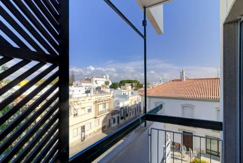 Apartamento T3 remodelado no centro de Tavira com vistas panorâmicas