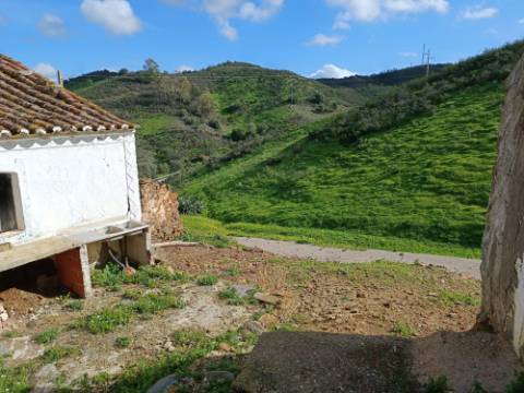 TERRENO COM 85.380 M2 - COM RUINAS - POÇO COM ÁGUA - POSSIBILIDADE DE CONSTRUÇÃO - MORADIA - TURISMO - BELICHE - CASTRO MARIM - ALGARVE