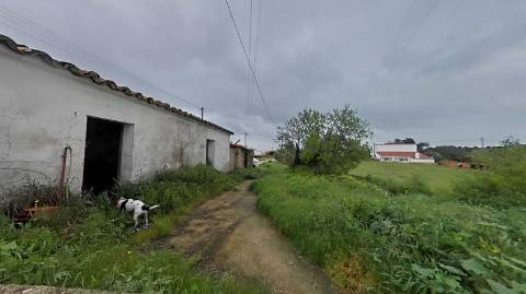 MORADIA COM TERRENO EM RUINAS - COM 600 M2 - PARA HABITAÇÃO - TURISMO - COM TERRENO DE 600 M2 - EM MILFRADES - VAQUEIROS - ALCOUTIM - ALGARVE