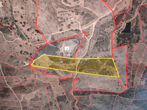 TERRENO COM 41.760 M2 - COM POSSIBILIDADE DE CONSTRUIR APOIO AGRICOLA - PISA BARRO - EM CASTRO MARIM - ALGARVE