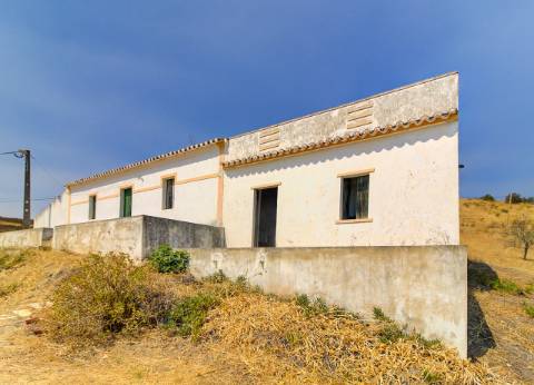 Herdade com 8,7 Hectares - Excelente Localização