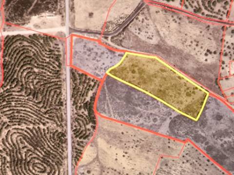 TERRENO COM 7.640 M2 JUNTO A ENTRADA DA ALDEIA DE CORTES PEREIRA - ALCOUTIM - ALGARVE