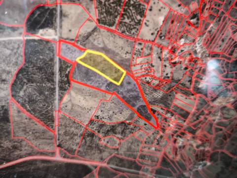 TERRENO COM 7.640 M2 JUNTO A ENTRADA DA ALDEIA DE CORTES PEREIRA - ALCOUTIM - ALGARVE