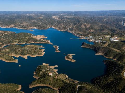 Terreno Rústico com 48.160 m² Natureza, Tranquilidade e Potencial perto da Barragem do Beliche