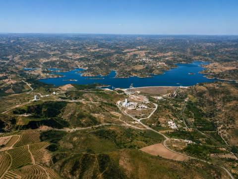 Terreno Rústico com 48.160 m² Natureza, Tranquilidade e Potencial perto da Barragem do Beliche