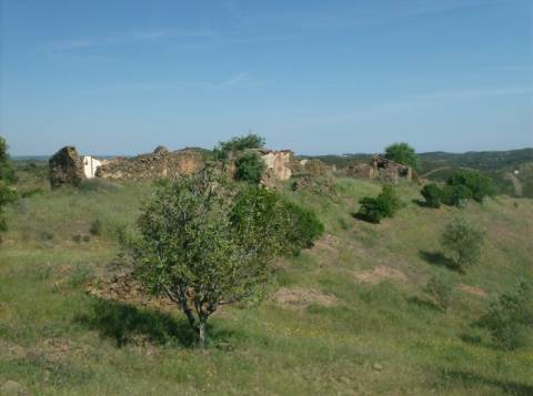 TERRENO MISTO COM 99.760 M² - COM RUÍNA - POÇOS - CONSTRUÇÃO DE HABITAÇÃO E OU TURISMO RURAL - VALE ANDREU - CASTRO MARIM - ALGARVE