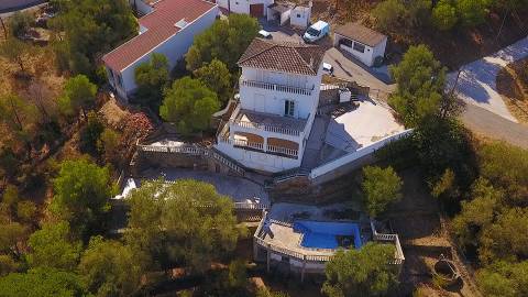 Moradia V4 com terreno + 1 estúdio com vista do rio em Álamo