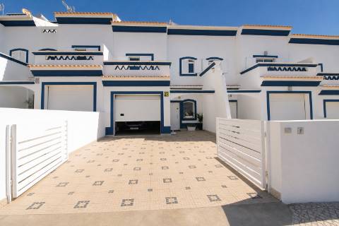 Excelente Moradia em Condomínio Fechado com Piscina - Vila Nova de Cacela