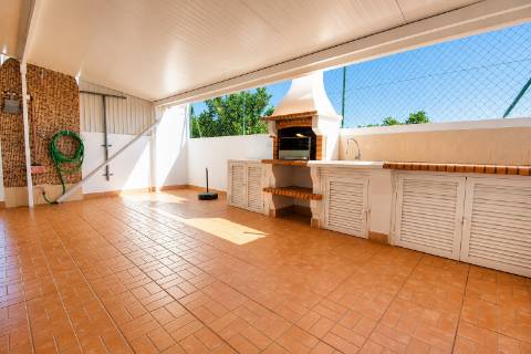 Excelente Moradia em Condomínio Fechado com Piscina - Vila Nova de Cacela