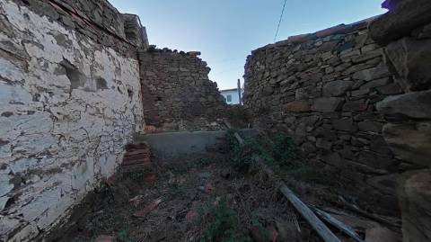 MORADIAS - TRÊS PREDIOS URBANOS PARA HABITAÇÃO - COM PROJECTO APROVADO - PARA RECONSTRUIR - ALCARIAS GRANDES - CASTRO MARIM - ALGARVE