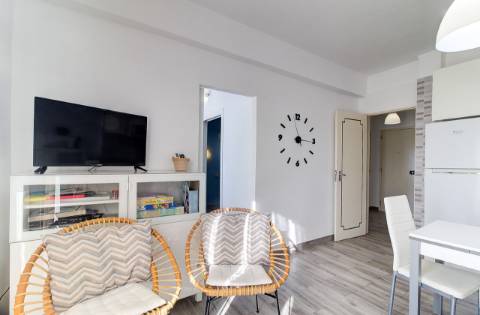 Apartamento T1+1 com vista mar e pinhal - luminoso e com duas varandas.