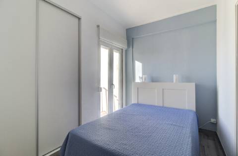 Apartamento T1+1 com vista mar e pinhal - luminoso e com duas varandas.