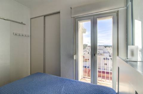 Apartamento T1+1 com vista mar e pinhal - luminoso e com duas varandas.