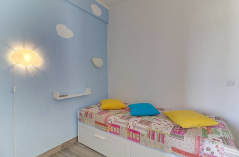 Apartamento T1+1 com vista mar e pinhal - luminoso e com duas varandas.