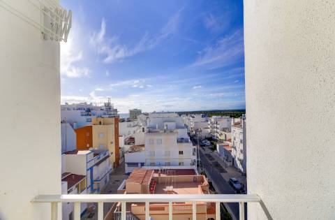 Apartamento T1+1 com vista mar e pinhal - luminoso e com duas varandas.