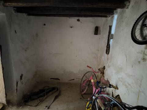 MORADIAS EM RUINAS - NO CENTRO DA ALDEIA DE TESOURO - ALCOUTIM - ALGARVE