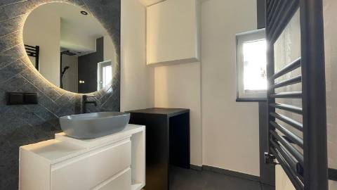 Apartamento renovado com piscina em Vilamoura.