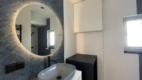 Apartamento renovado com piscina em Vilamoura.