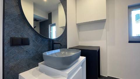 Apartamento renovado com piscina em Vilamoura.
