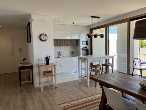 Magnifica Penthouse T3 com 3 WC, 2 lugares de estacionamento e elevador!