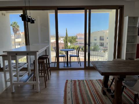 Magnifica Penthouse T3 com 3 WC, 2 lugares de estacionamento e elevador!