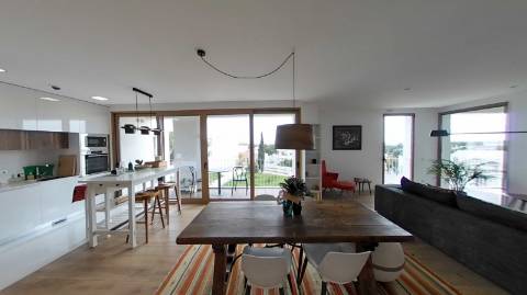 Magnifica Penthouse T3 com 3 WC, 2 lugares de estacionamento e elevador!