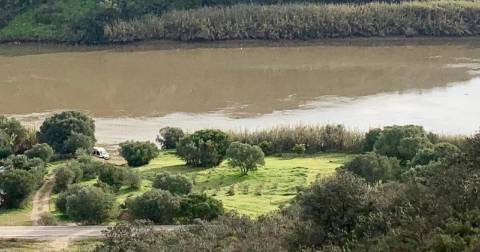 TERRENO COM 5.760 M² - COM FURO - ACESSO DIRETO À ÁGUA - JUNTO AO RIO GUADIANA - ALCOUTIM - ALGARVE