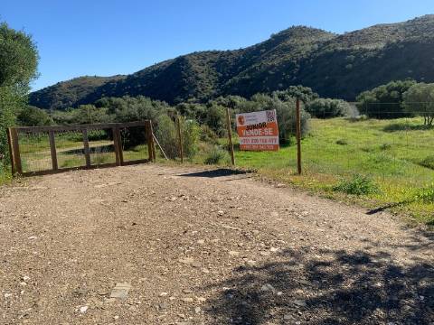 TERRENO COM 5.760 M² - COM FURO - ACESSO DIRETO À ÁGUA - JUNTO AO RIO GUADIANA - ALCOUTIM - ALGARVE